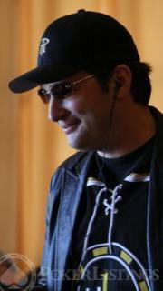 CroppedImage180320 phil hellmuth 19614